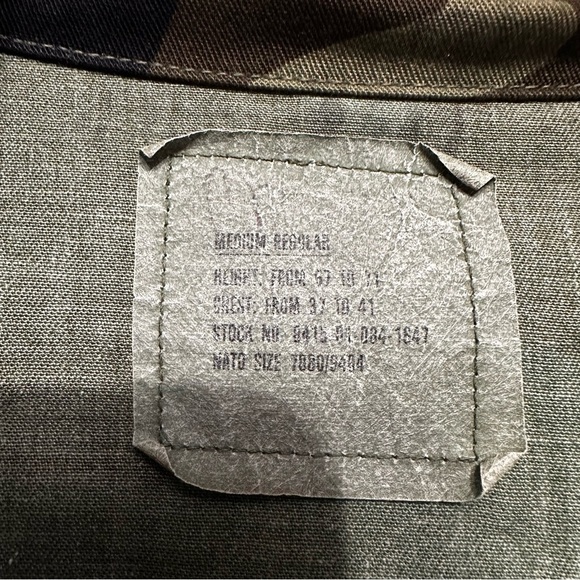 VTG Army Camo Utility Gorpcore Jacket Streetwear Pockets Button Front Size M - Picture 3 of 10